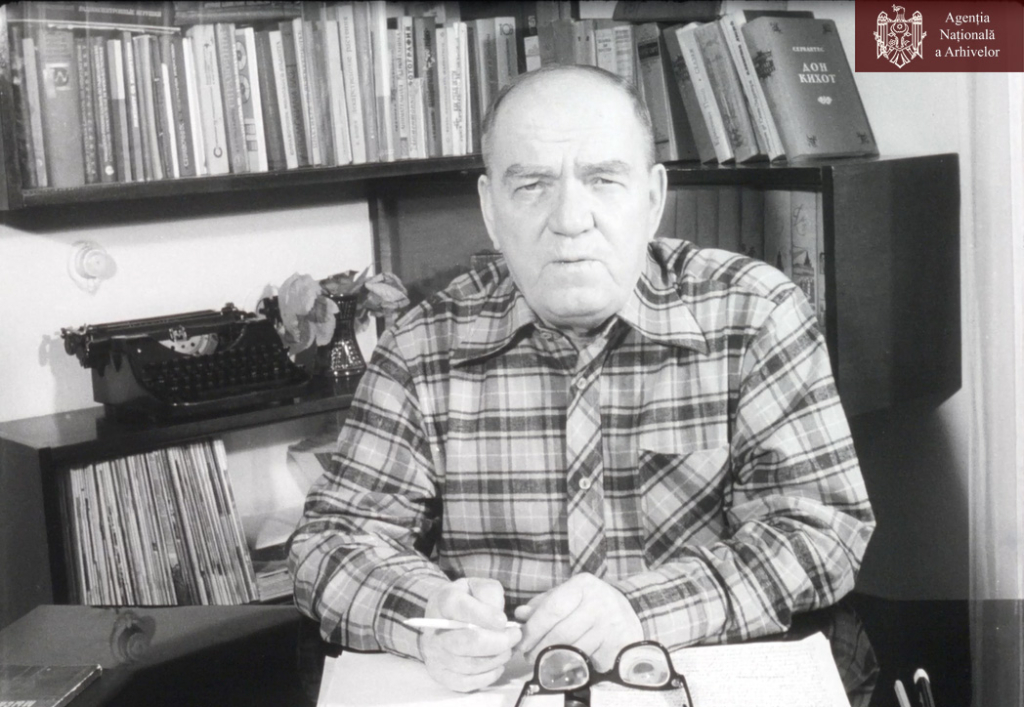 Vasile Coroban în filmul didactic „Creaţia lui Ion Canna”, turnat în anul 1979 la studioul „Moldova–film”. ANA, cinemateca, c. a. 1882.