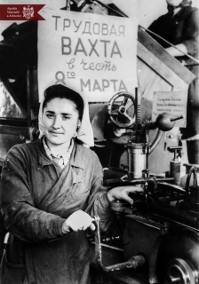 T. F. Morozov  la Fabrica de tutun din or. Chișinău, anul 1953, indice: 27156