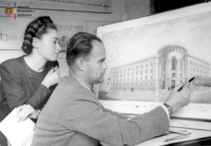 Arhitecţii V. P. Mednec şi S. M. Stalinskaia în timpul lucrului la proiectul sediului ministerului Comunicaţiilor, or. Chişinău, 13 noiembrie 1952. ANA, fototeca, c. a. 22348.